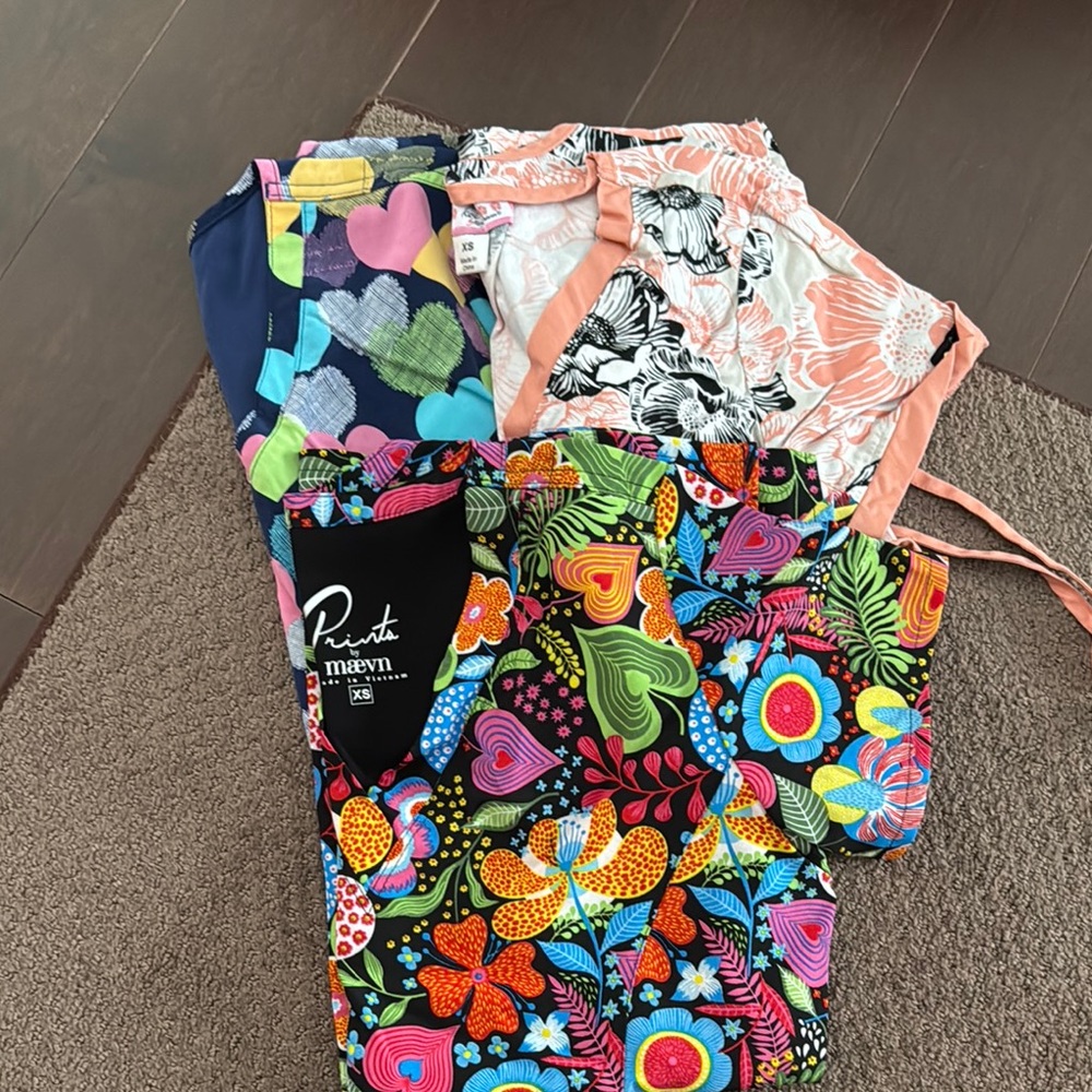 XS scrub tops